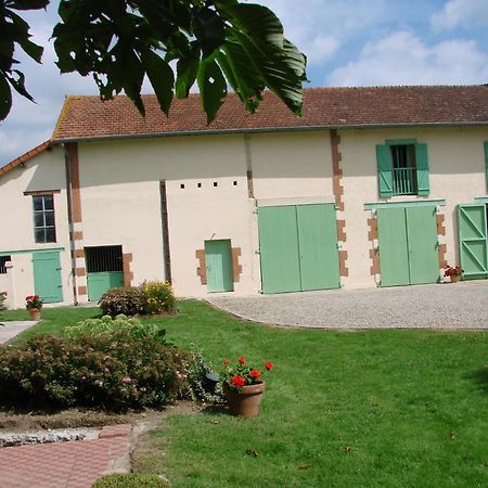 Bed and Breakfast Les Malvaux Huriel Zewnętrze zdjęcie