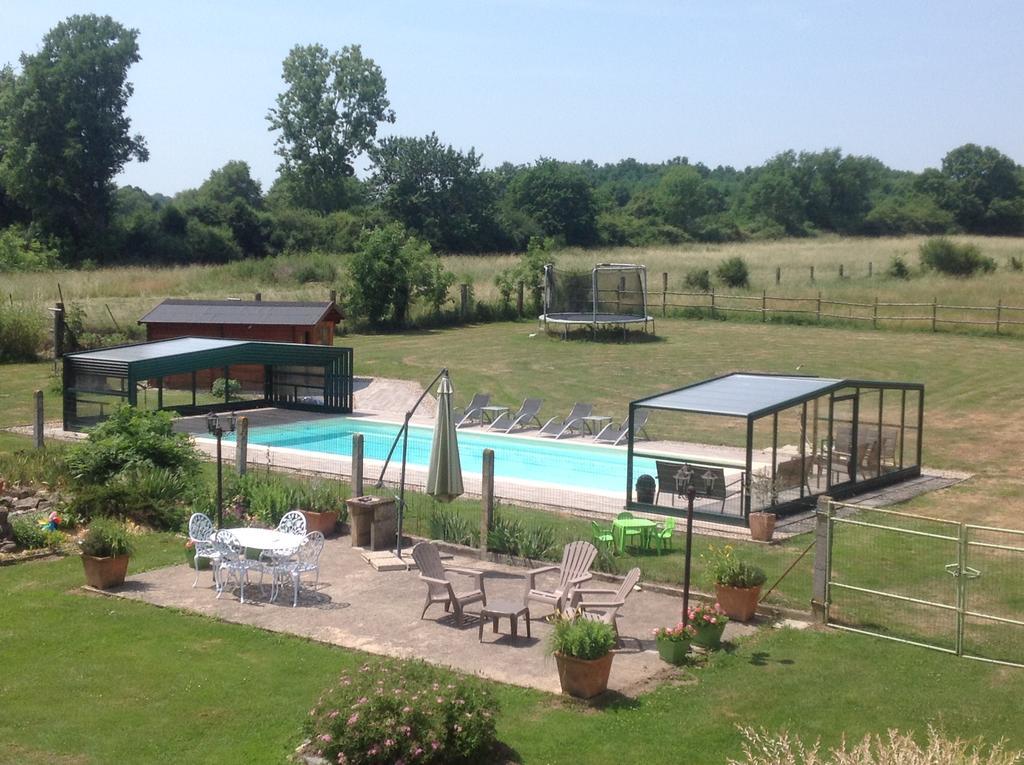 Bed and Breakfast Les Malvaux Huriel Zewnętrze zdjęcie