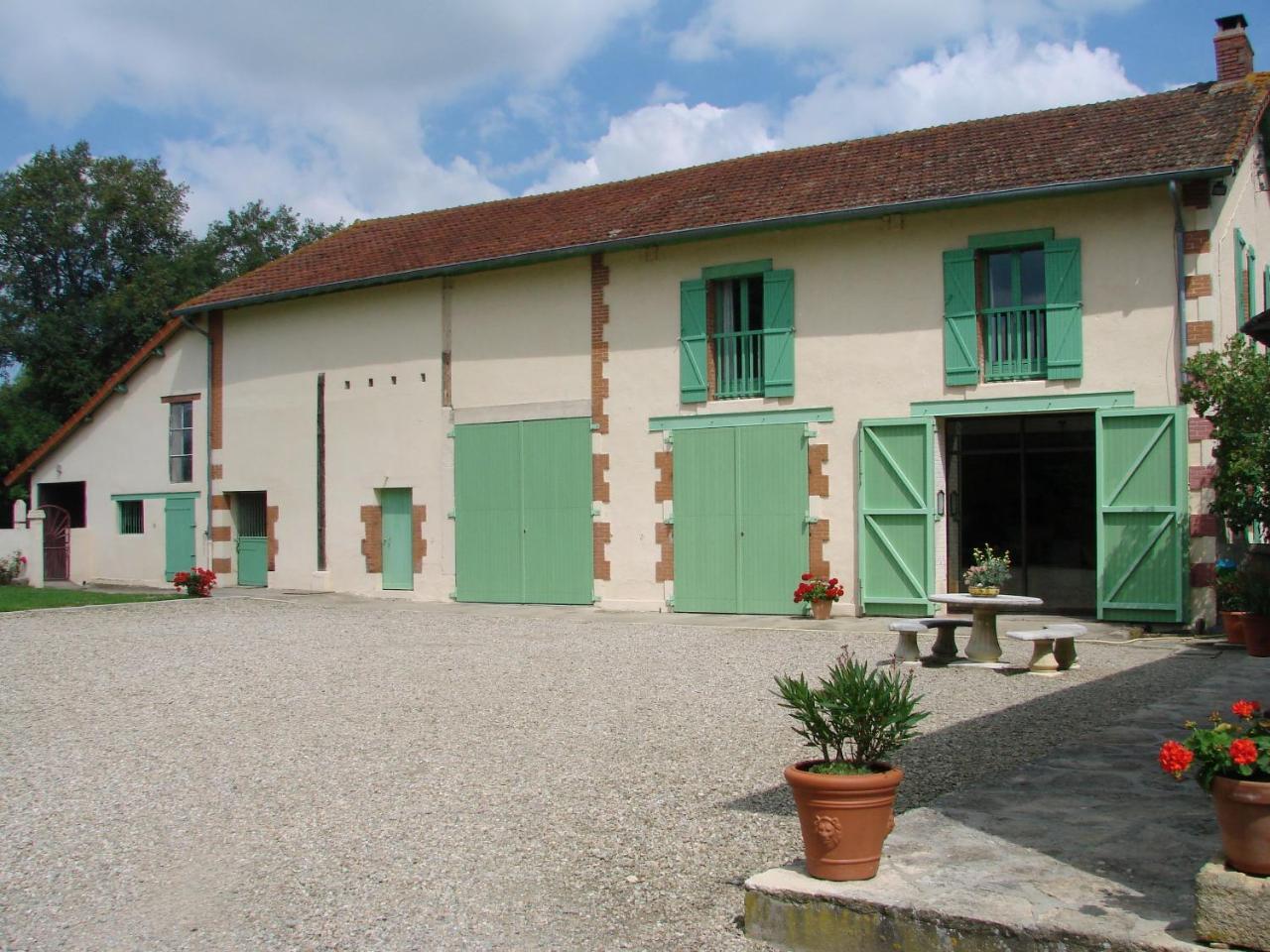 Bed and Breakfast Les Malvaux Huriel Zewnętrze zdjęcie